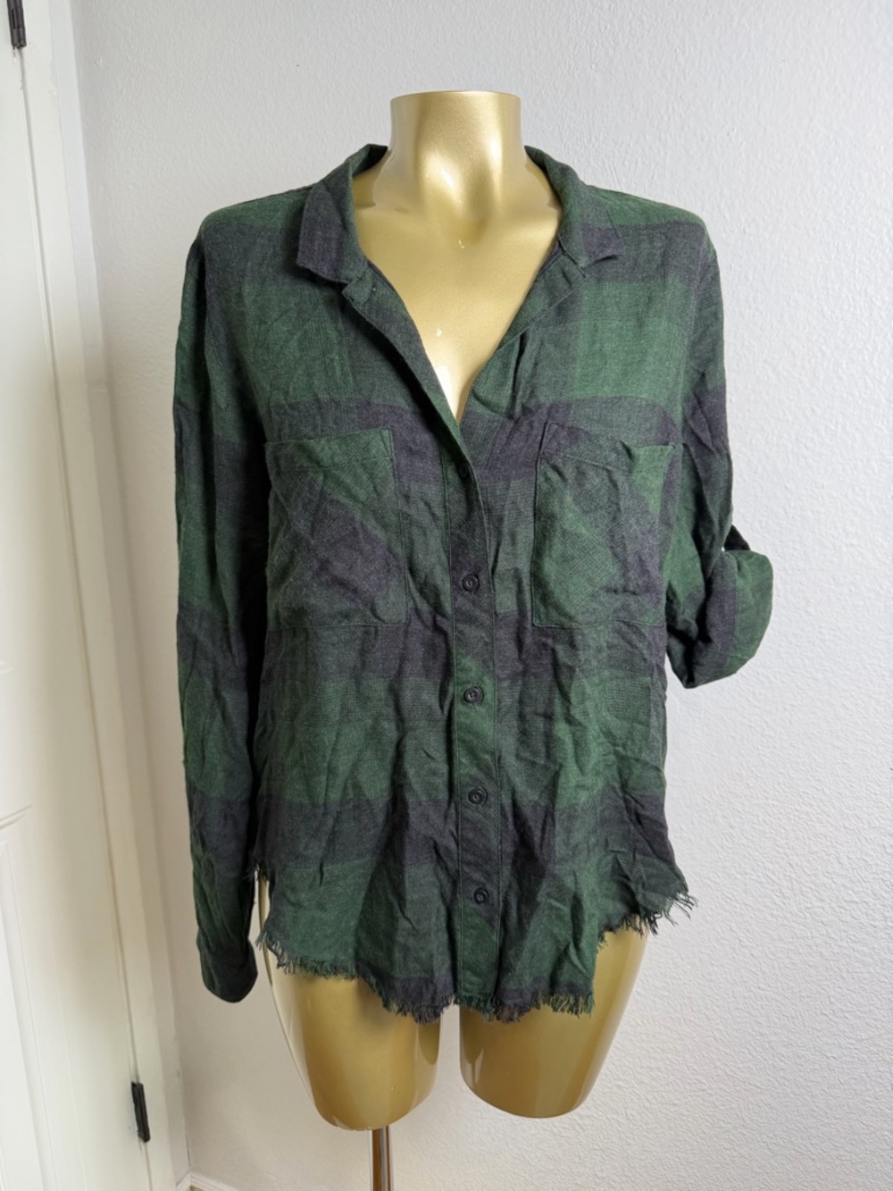 Cloth and Stone Anthropologie Green Gray/Black Plaid Raw Edge Shirt Blouse Sz S